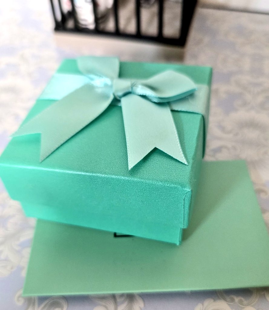 フォロワーさんに代理購入玉頼まれてた有馬くんの指輪届いた❤(ӦvӦ