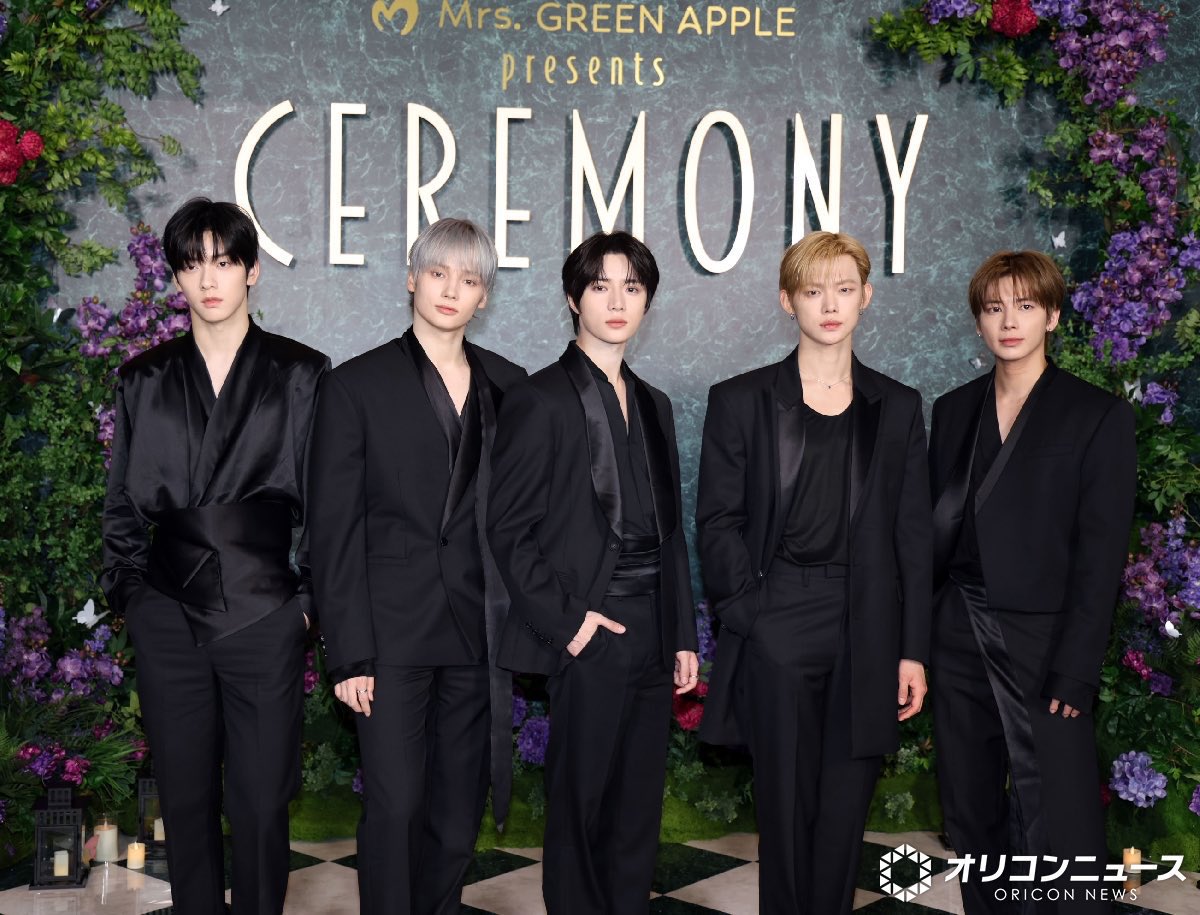 TXTChartData's tweet photo. .@TXT_members at Mrs. GREEN APPLE「CEREMONY」Green Carpet.
 
https://t.co/9OwEGzhLTD https://t.co/WGxUTuqf7B
