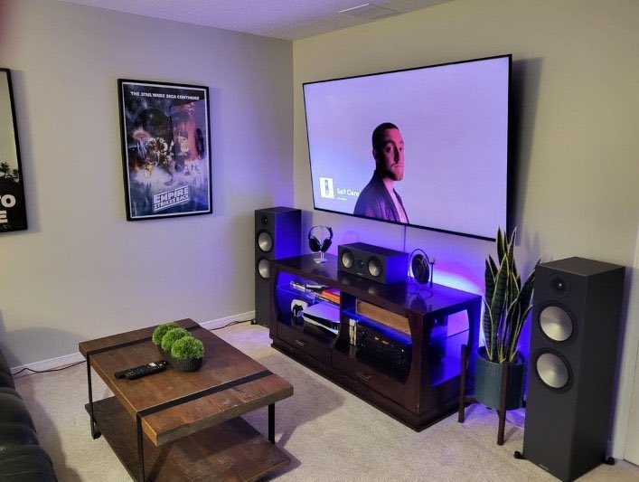 RealNate08's tweet photo. Nyumba ya mwanaume haifai kukosa sound system hatari.
Reply with a photo of your sound system👌 https://t.co/CWDCnXjbps