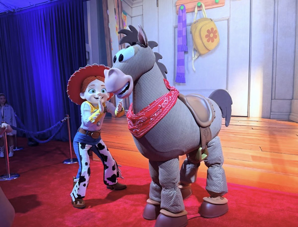 CharactersPBlog's tweet photo. 🚨 Bullseye debuted a new look for the World premiere of Toy Story 5. 
Credits: IG villain_online
#DisneyParks
#ToyStory5 https://t.co/PLKQsccWtH