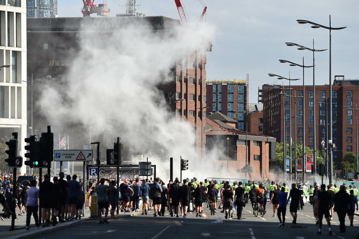 owenjonesjourno's tweet photo. We already had our warning.

We had a national right-wing uprising / attempted pogrom in August 2024.

They tried to burn refugees alive.

They attacked shops, cars, mosques.

They attacked the homes of minorities, attacked people of colour in the street, dragged people from cars https://t.co/ZpsBH2sOhM
