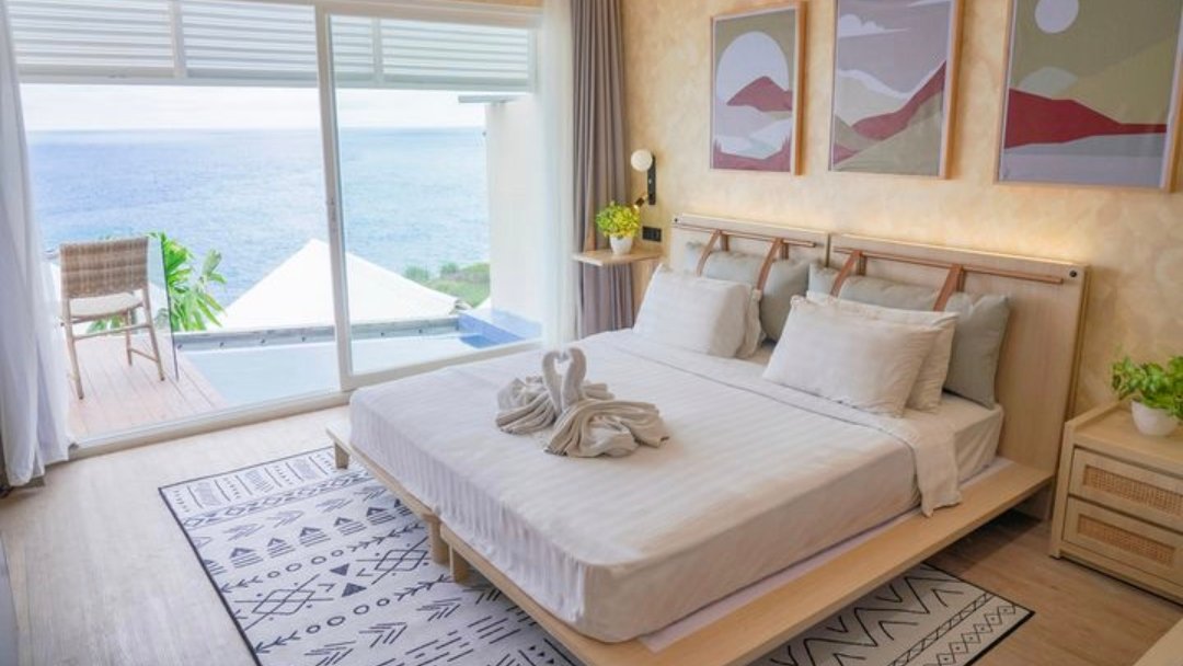 vitawuw's tweet photo. Ke Jogja tp gak ke Malioboro, cobain yuk staycation dihotel dengan sea view di Jogja. Rasain pengalaman liburan yang beda sambil nikmatin cantiknya pantai dan sunset/sunrise di Jogja. Mau liburan keluarga atau bahkan honeymoon ini cocok bgt sih. Berikut aku share list hotelnya. https://t.co/KoRb0tuPLZ