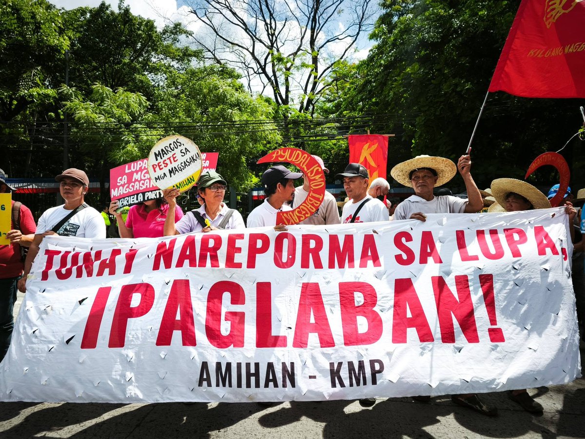 altermidya's tweet photo. MGA LARAWAN: Nagmartsa  tungong Department of Agrarian Reform (DAR) sa Quezon City ang mga  progresibong grupo ng magsasaka, mangingisda, at peasant right advocates  ngayong araw, Hunyo 10, ika-38 taon mula nang isabatas ang  Comprehensive Agrarian Reform Program (CARP). https://t.co/Gs5fC1YoQd