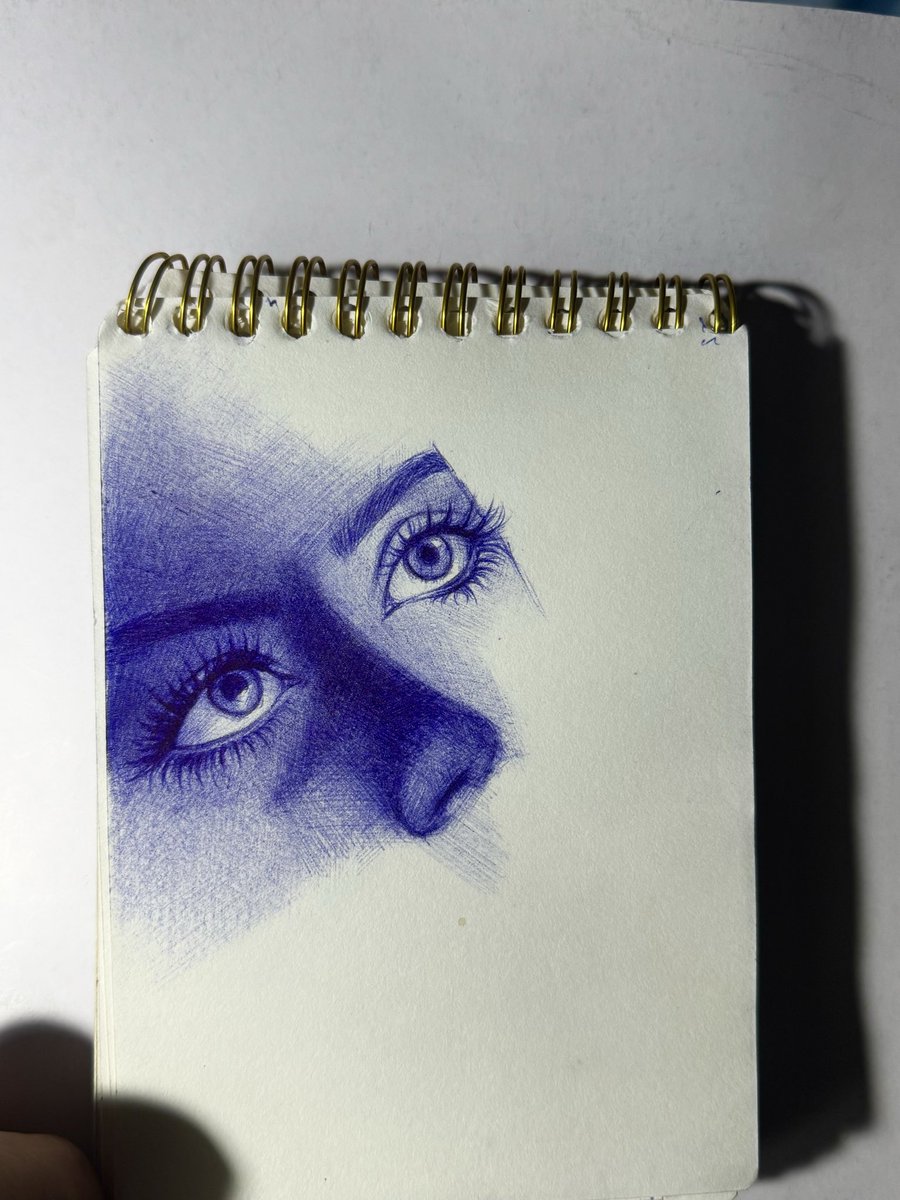 abdallah_art1's tweet photo. رسمي بالحبر 
تتوقعون النظره تعبر عن اي ؟ 
#رسم https://t.co/rhEIxsBdfC