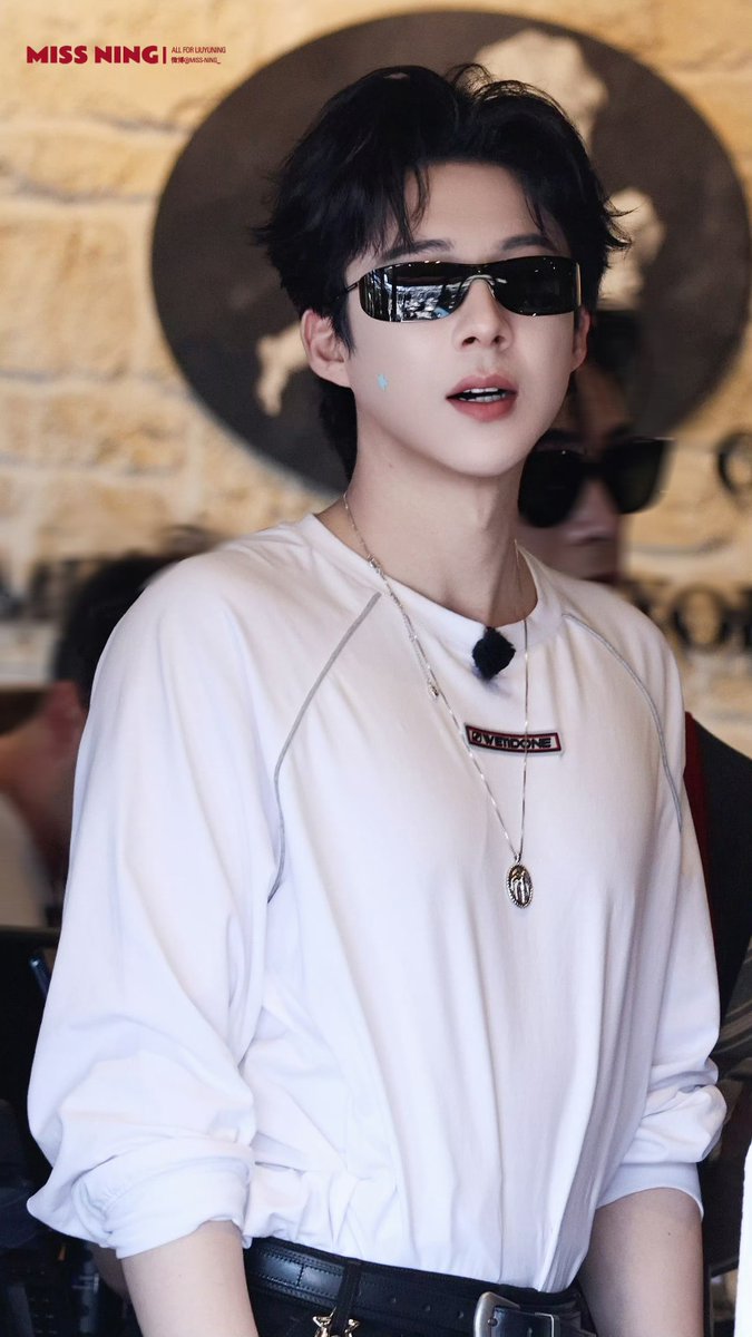 WANNNAD's tweet photo. 눈이 자꾸가네👀 https://t.co/0yXNtTMGs3