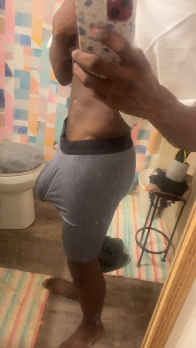 CurrentOut's tweet photo. Let me show you more of my body baby 😊 #hung #horny #bbc #nsfwtwt #gooner https://t.co/jhkwYXcpV3