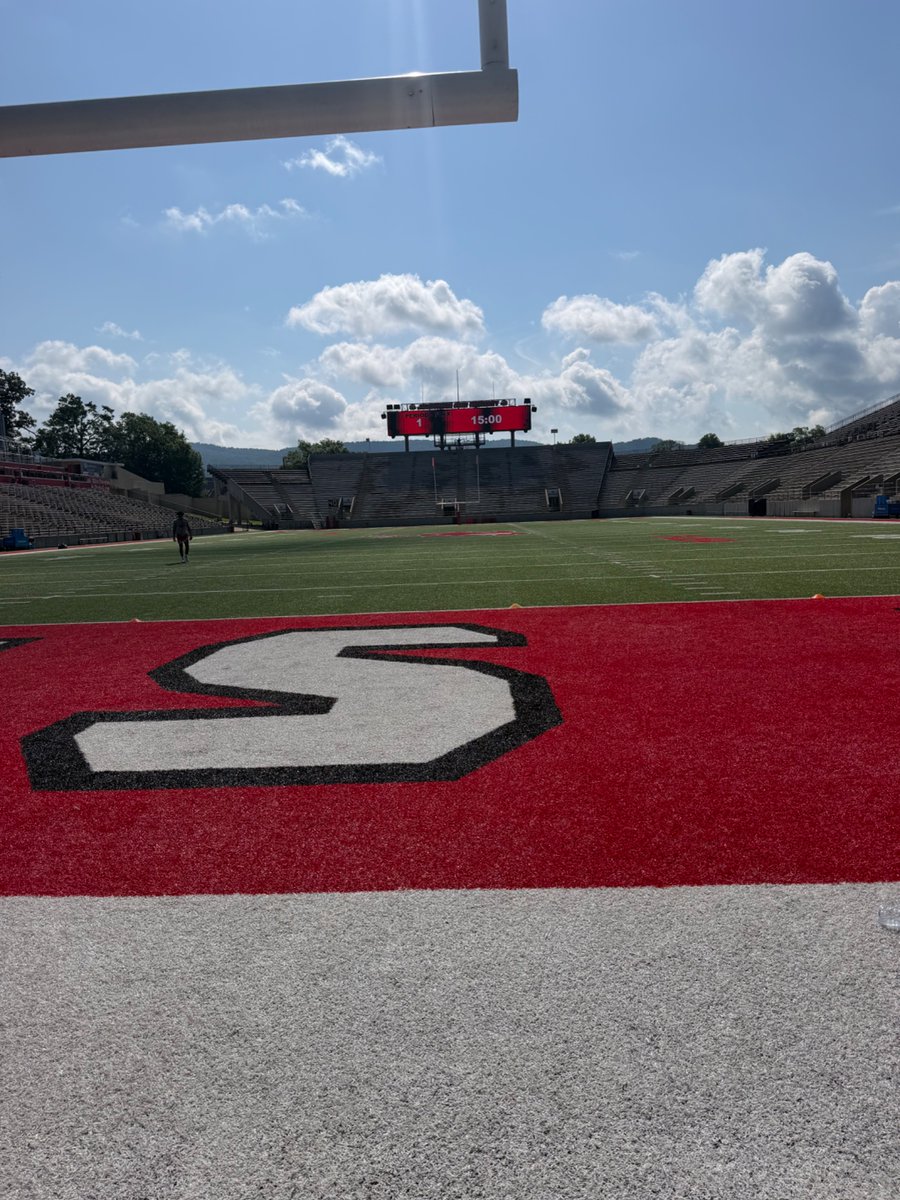 _JosephNaughton's tweet photo. Had an amazing time in Jacksonville State this morning! Loved the environment, JSU’s coaching staff, and competing with the best! Can’t wait to come back next year! @maxwellthurmond @CoachKellyJSU @JAJones1218  @themattbrown4 @PPRecruits @97RyanJones @cjenks1279 @OneOnOneKicking https://t.co/hrRBaQMy48
