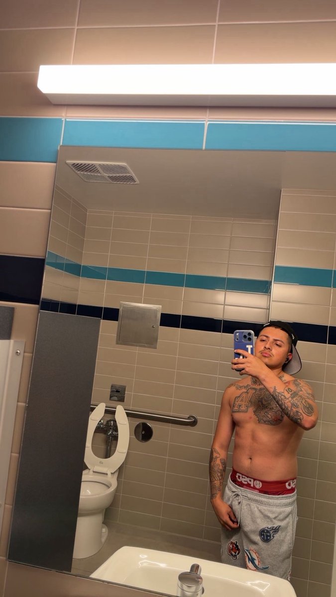 aktivedaloc's tweet photo. I think I’m getting getting fat 🫪 https://t.co/Tt5zMyPKVz
