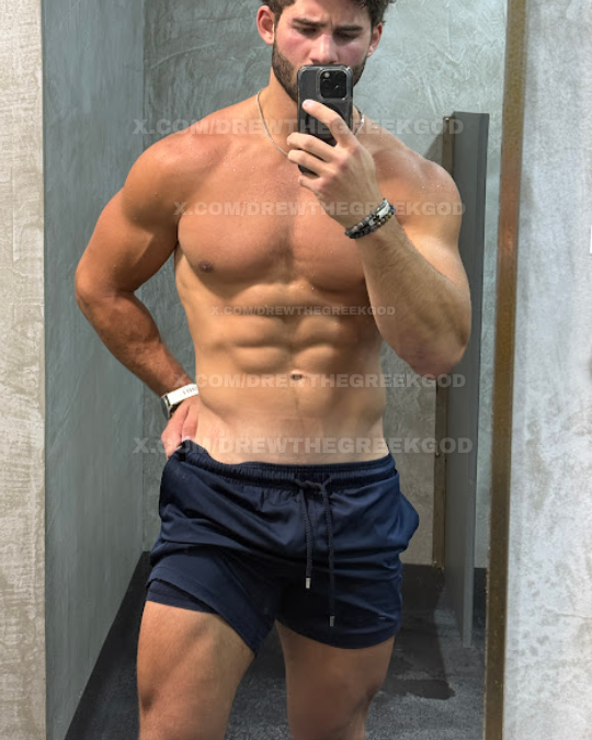DrewTheGreekGod's tweet photo. Love Island level ab flash. Run it. https://t.co/r99vCVV2b3