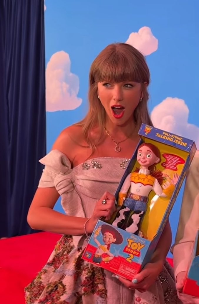 13taylor322's tweet photo. 😲🩵

#Toystory5
#IKnewItIKnewYou https://t.co/3FRQz2JFWl