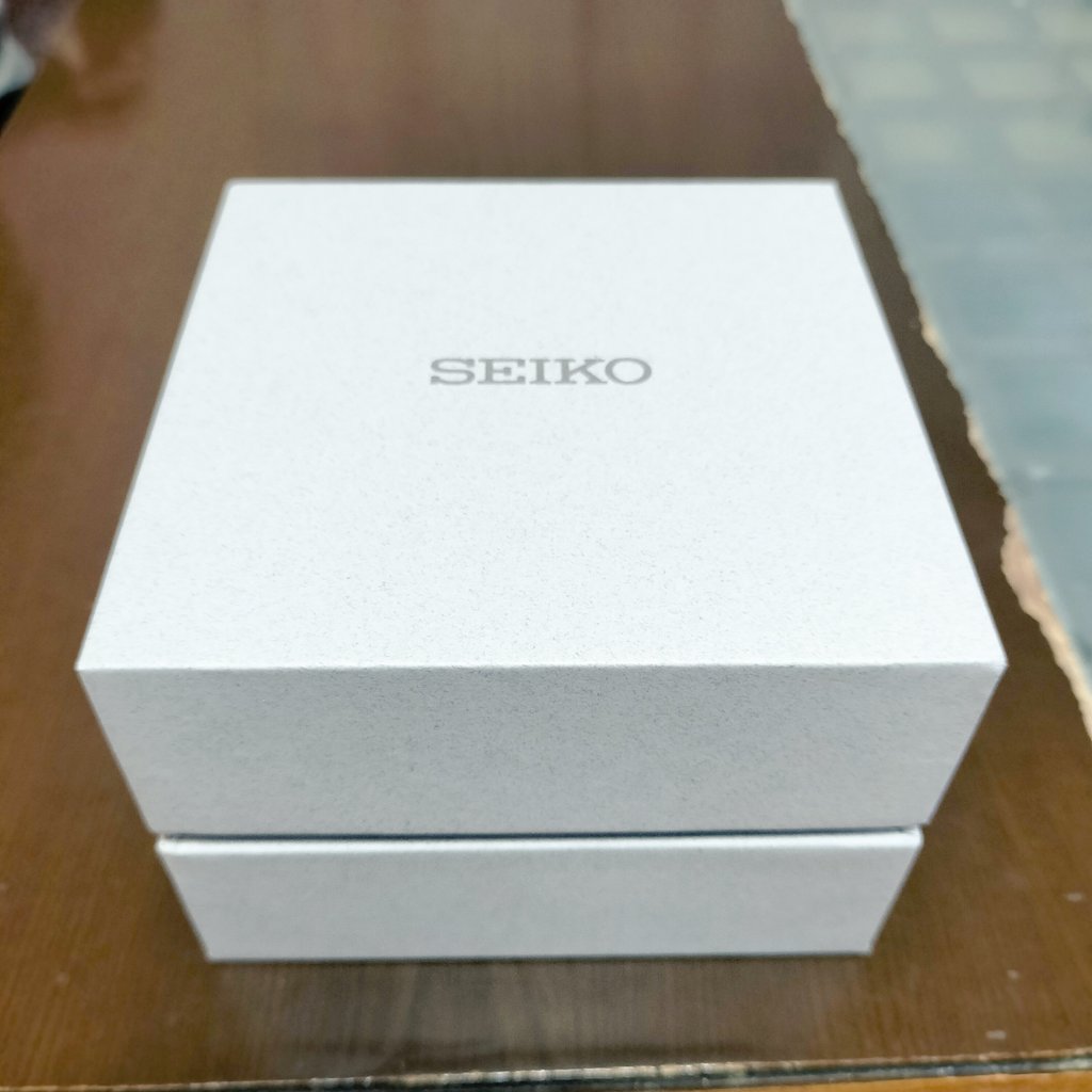kiriko4432's tweet photo. 時計買って気分高まってます😁 https://t.co/gRK3zm4560