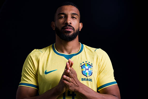 CalcioFCEN's tweet photo. 🚨🇧🇷 Glieson Bremer could sign for Tottenham this summer, with Roberto Di Zerbi interested in him.

Juventus want €58M to sell Bremer but Tottenham could offer Guglielmo Vicario in a swap deal who is valued at €20M.

— @tuttosport https://t.co/CionHmwXmo