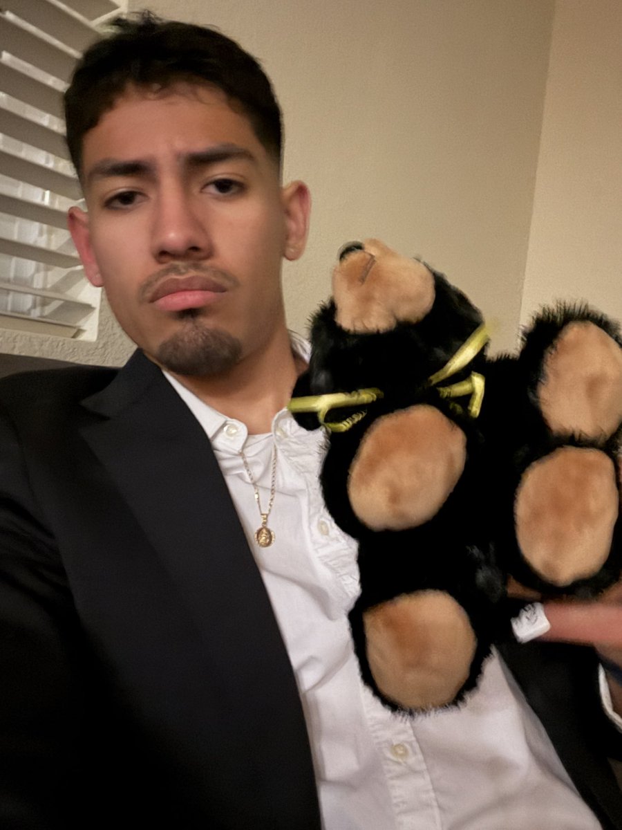 CeaserSaled's tweet photo. Me and a bear https://t.co/GklDjB7pfH