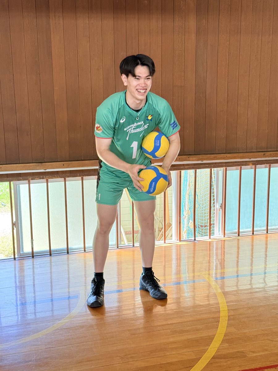 Thunders_vb's tweet photo. ⚡️社会貢献活動⚡️
6/10(水)
DOスポーツ@広島市立亀山南小学校🏫
#柳北悠李 #西知恕 選手が参加しました🏐

#広島サンダーズ
#hiroshimathunders
#広島市
#トップス広島 https://t.co/0can9Ij4ho
