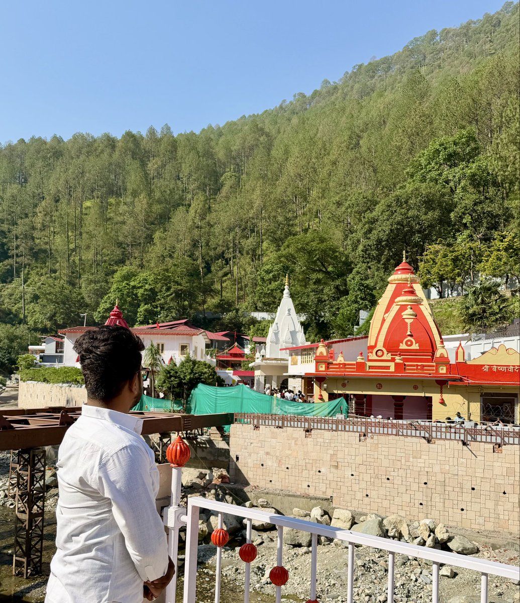 TanwarPrajjwal's tweet photo. बड़े मंगलवार के पावन अवसर पर नीम करोली बाबा (कैंची धाम) पहुँचकर बाबा का आशीर्वाद प्राप्त किया।बाबा की ऊर्जा और शांत वातावरण ने मन को विशेष शांति प्रदान की।बाबा नीम करोली का आशीर्वाद सदा सभी पर बना रहे यही प्रार्थना है।
जय बाबा नीम करोली। 🙏🏻 🙏🏻 https://t.co/qUJZYBKcQe