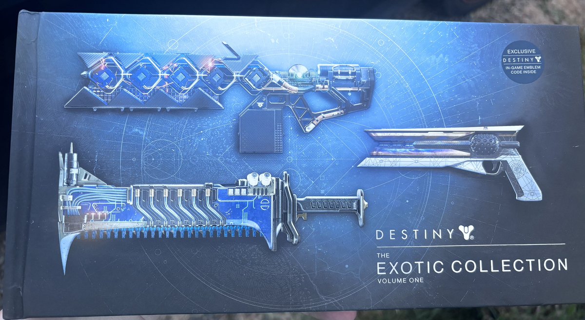 mattato_o's tweet photo. My destiny 2 exotic book arrived today on the last update day! #Destiny2 #bungie #wewantdestiny3 https://t.co/ZIPRfv6DWn