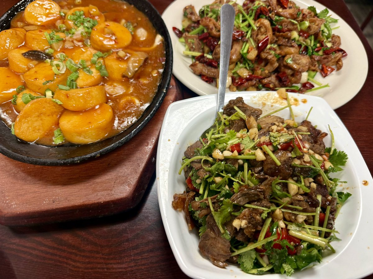 RickyYu6612's tweet photo. 平时说不想出来吃饭，真的出来跟别人吃又说我吃饭不带她，女人的抱怨要重视，还是要多多带出来吃才行，顺便可以让她体验民情看看通胀给我提高一下零花钱🤣 https://t.co/sTfxArFUTj
