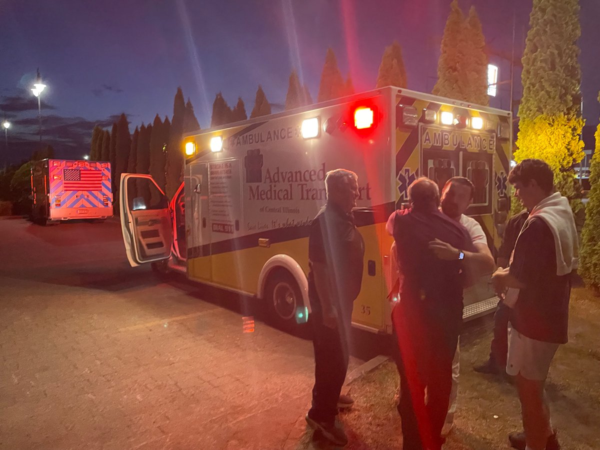 AmbulancesU's tweet photo. Before we continued toward #odesa we handed off our first ambulance to Ukrainian volunteers. After servicing the vehicle they will deliver the yellow @Ford Box style ambulance to medics working near Zaporizhzhia. #ukraineiswinning #standwithukraine 
#RussianUkraineWar https://t.co/Yfu4bwRXjW