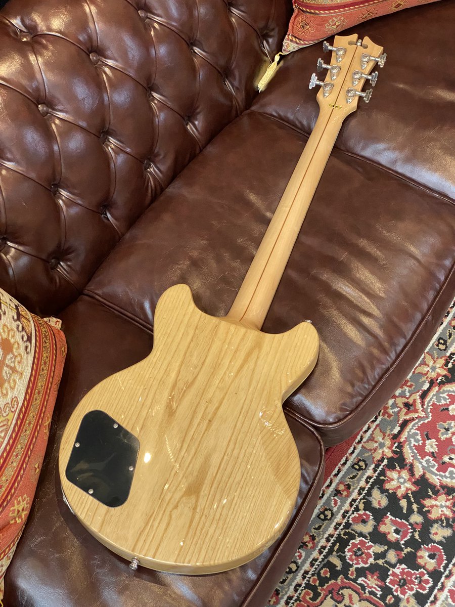 D'Angelico ( ディアンジェリコ ) Deluxe Brighton, Vintage Sunburst