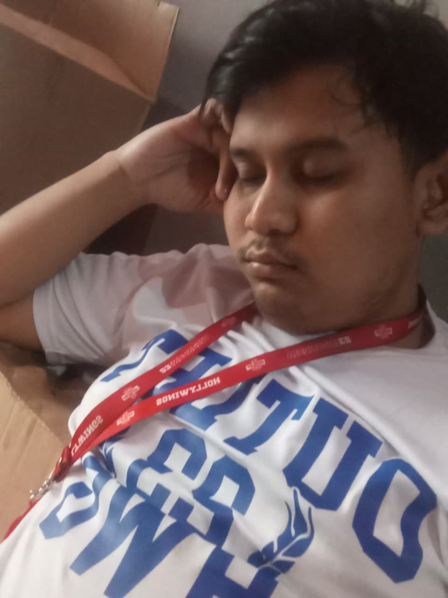 listonoc's tweet photo. Sedang mumet pertamax harganya naek https://t.co/cUQOukf37N