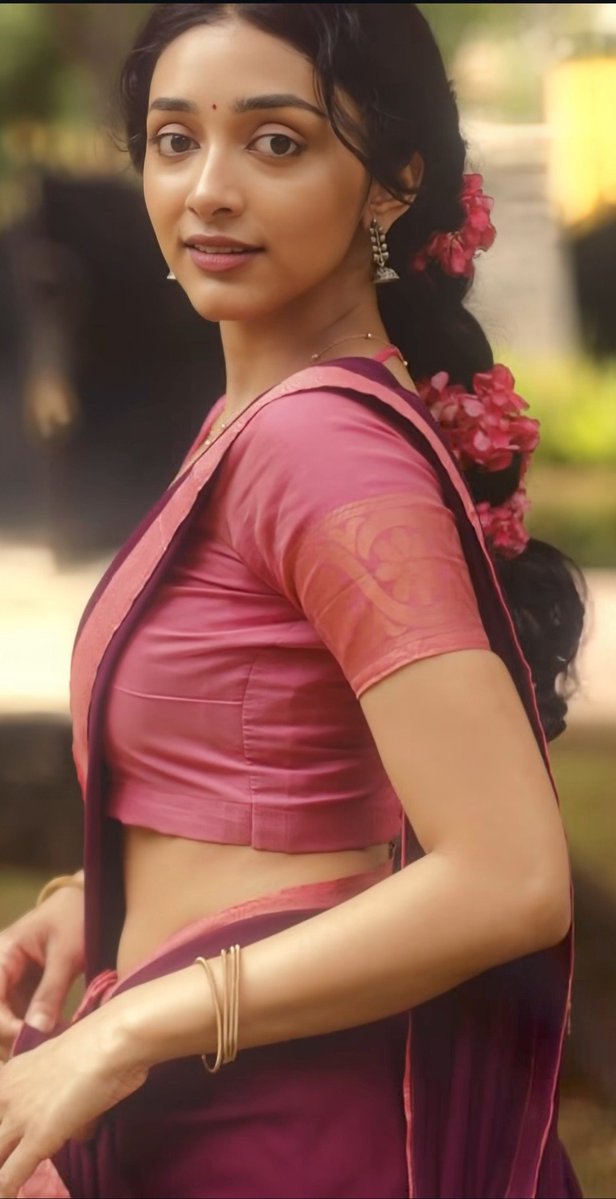 gill_to_kill's tweet photo. Kollywood on Safe hands 🌄

Preity M @ 24               Samyuktha V @ 27 https://t.co/Mf0h7Z0PEN