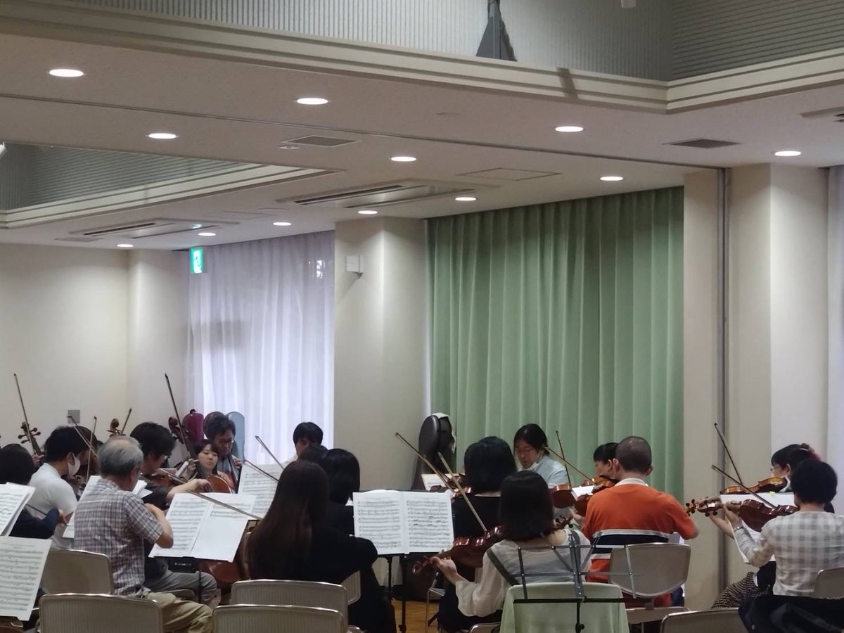 cmo1991sns's tweet photo. 6月7日の練習も朝から夕方までの一日練習でした。3週連続一日練習というハードスケジュール💦
本番が近づいてきて特殊楽器のエキストラさん達のご参加も増えてきてありがたいです✨✨

先日の練習ではキーボードも登場！
（本番はチェレスタです）
今回のチェレスタは団員が弾きますよ〜♪ https://t.co/YGhz5S3dqm