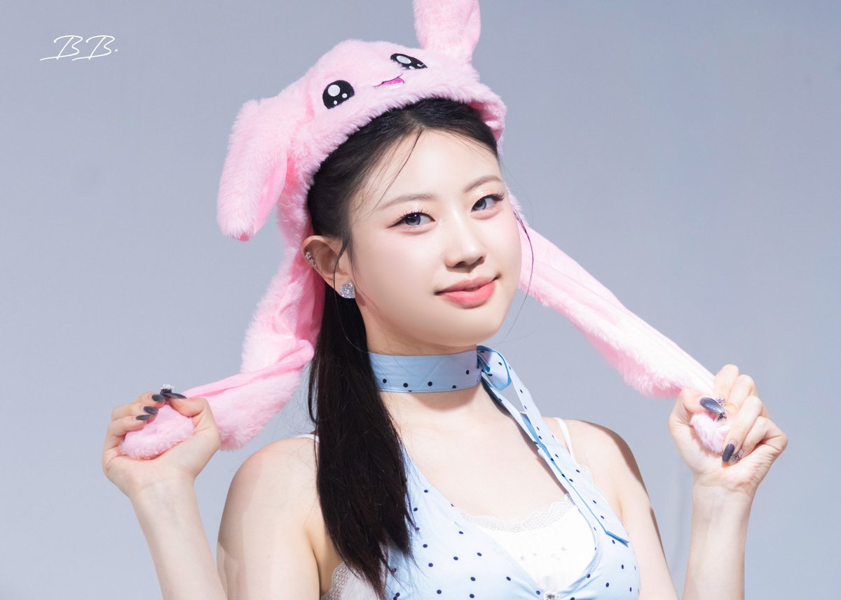 bbaaan0's tweet photo. 260607 밀리언뮤직 대면팬싸

천사토끼..🐰🩷

#크레이즈엔젤 #CrazAngel 
#솔미 #Solmi https://t.co/zRADsV5UG4
