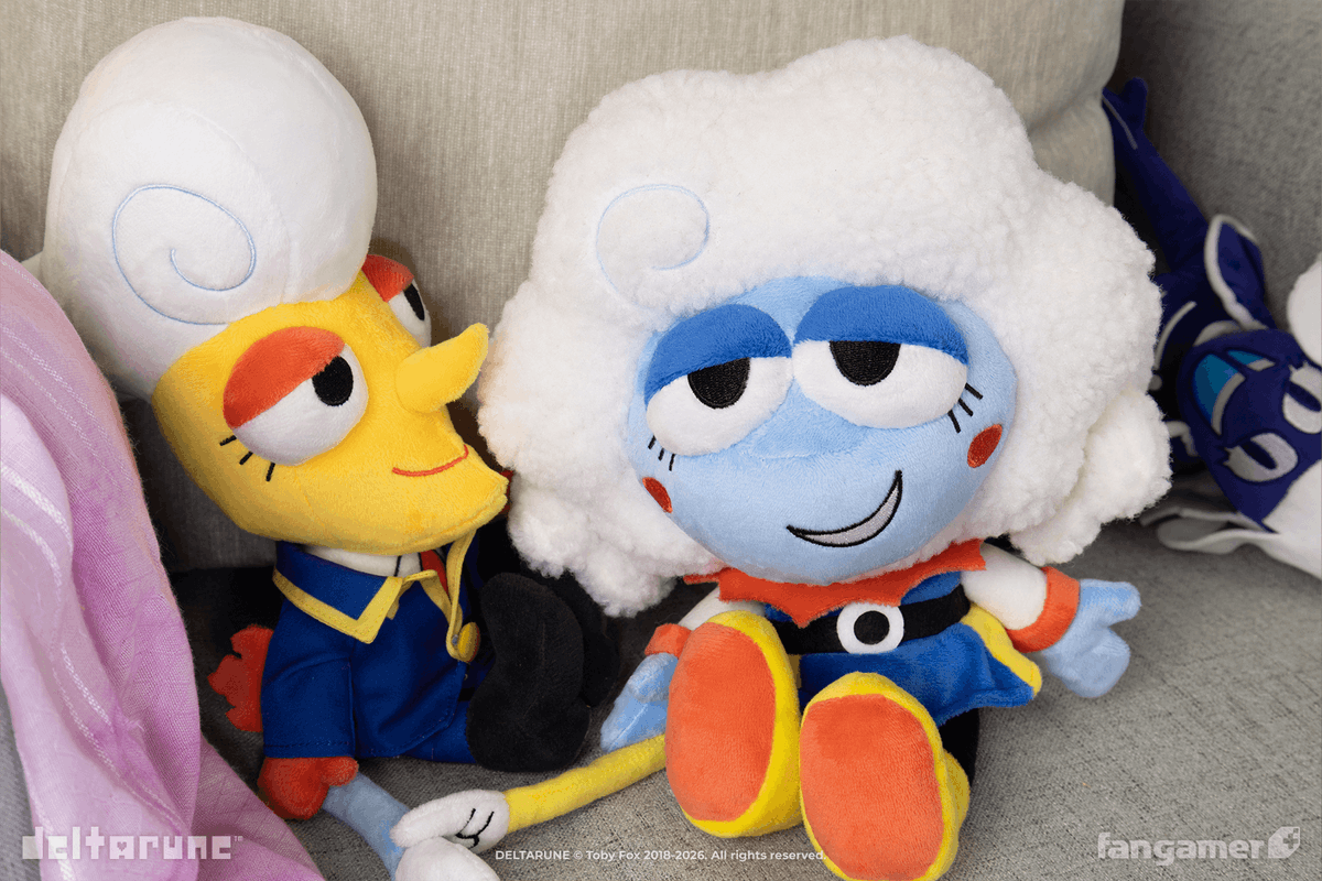 denfaminicogame's tweet photo. 『DELTARUNE』「ルールノー・カァドー」のぬいぐるみが登場。海外Fangamerにて新グッズ7点が予約・販売を開始
https://t.co/8zIUKHdOf7

「エルニーナ&amp;ラニーノ」のぬいぐるみや、チャプター1・2の楽曲をピアノアレンジしたレコード、「ホーリーウォータークーラー」のキーチェーンなどがラインナップ https://t.co/DSV0uVqPP3