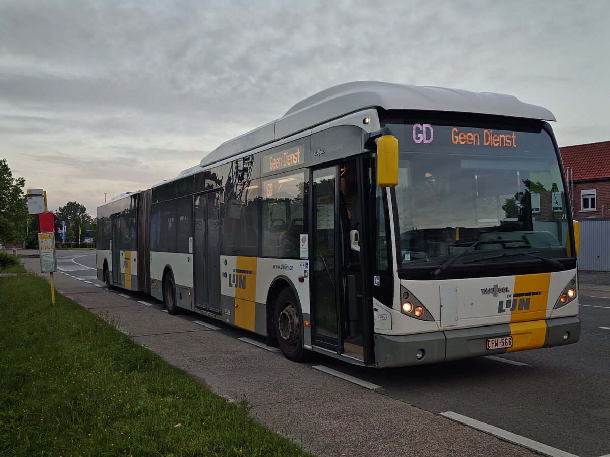krisvl_70's tweet photo. Goedemorgen 🙂🚍
#delijn #publictransport #openbaarvervoer #busdriverlife #happybusdriver https://t.co/HAu94oE6O2