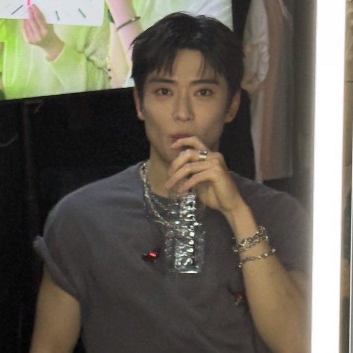 kimmldouii12's tweet photo. เมะกินน้ำ                                        เคะกินน้ำ https://t.co/8k9EXwUv4s