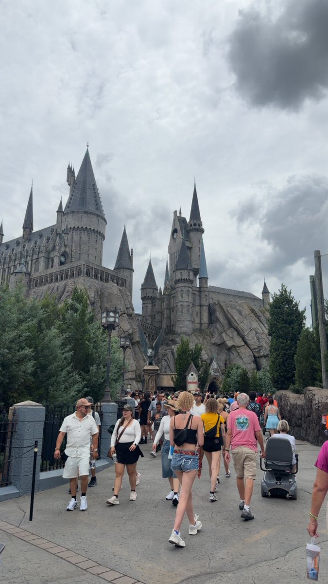F68e10's tweet photo. Islands of Adventure 🎢 https://t.co/CxBF8TGbK9