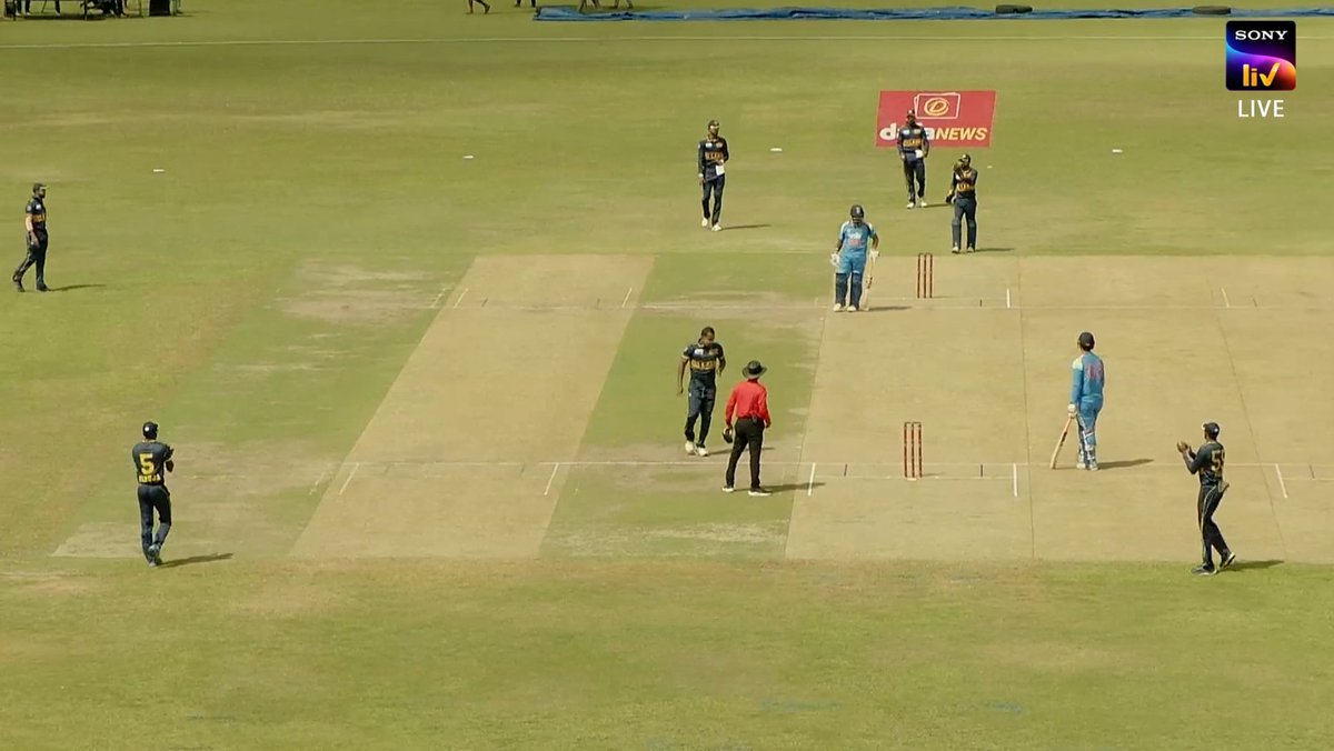 hattrick_0's tweet photo. @prishhss Whatever, they should have at least corrected this yellow tint. The scorecard graphics and camera angles are acceptable for this budget. https://t.co/5hHiudoH48