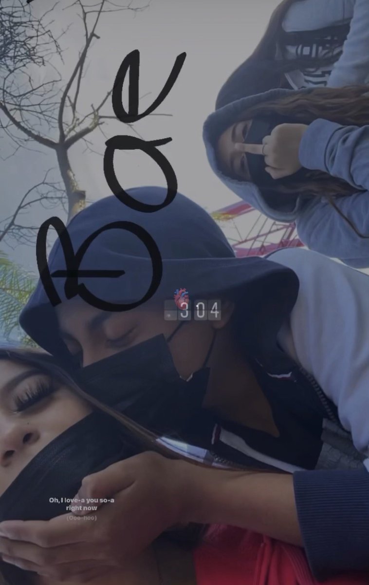 Exposingdykesss's tweet photo. wildddd @rllyherr 😂😂😂😂 https://t.co/jb7dpkJQ0b
