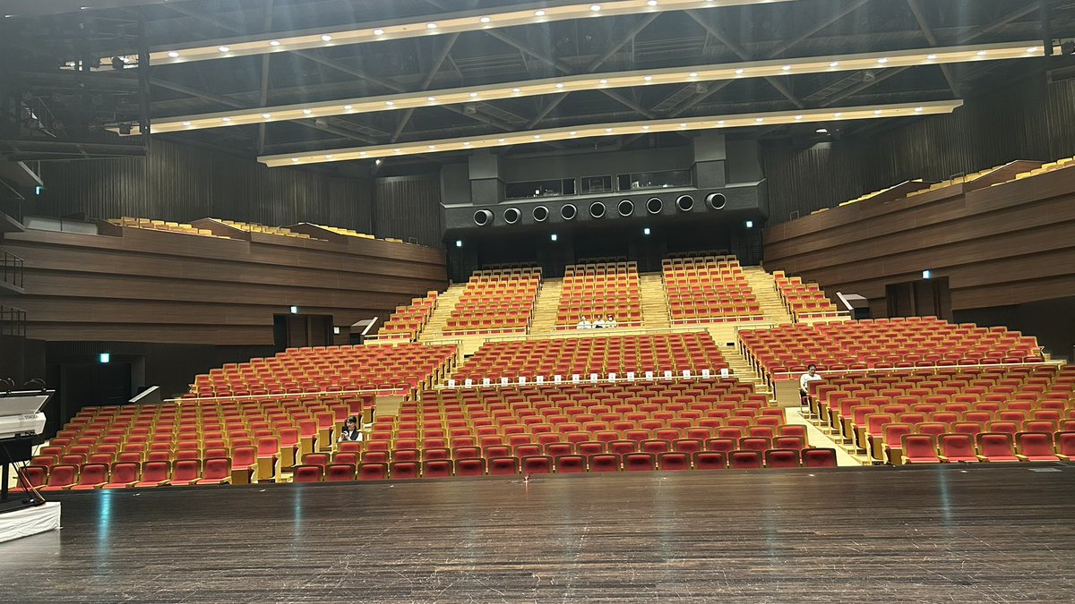 soliusya's tweet photo. 芸術は言葉を超えて心を結ぶ架け橋です。

日中友好協会の舞台���は、日本の伝統芸能の皆様との共演を通じて、国や文化の垣根を越えた温かな交流のひとときを共有することができました。 https://t.co/10kDXjegIq