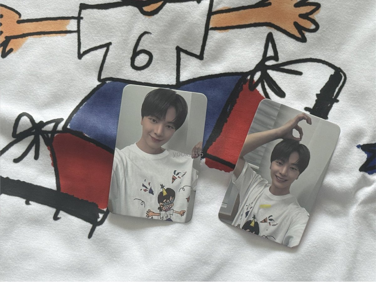 yookluv6's tweet photo. 티셔츠 도착 ~! 포카 넘 귀여우 🫶🏻 https://t.co/fik0InCK4o