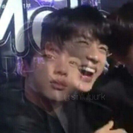uarmysmilee's tweet photo. people are saying the tickets are selling out and here i am not even close to 25% 🥲 @livenationth @LiveNation @ThaiTicketMajor why do you hate me bro #BTS_WORLDTOUR_BANGKOK https://t.co/weFV730AJg