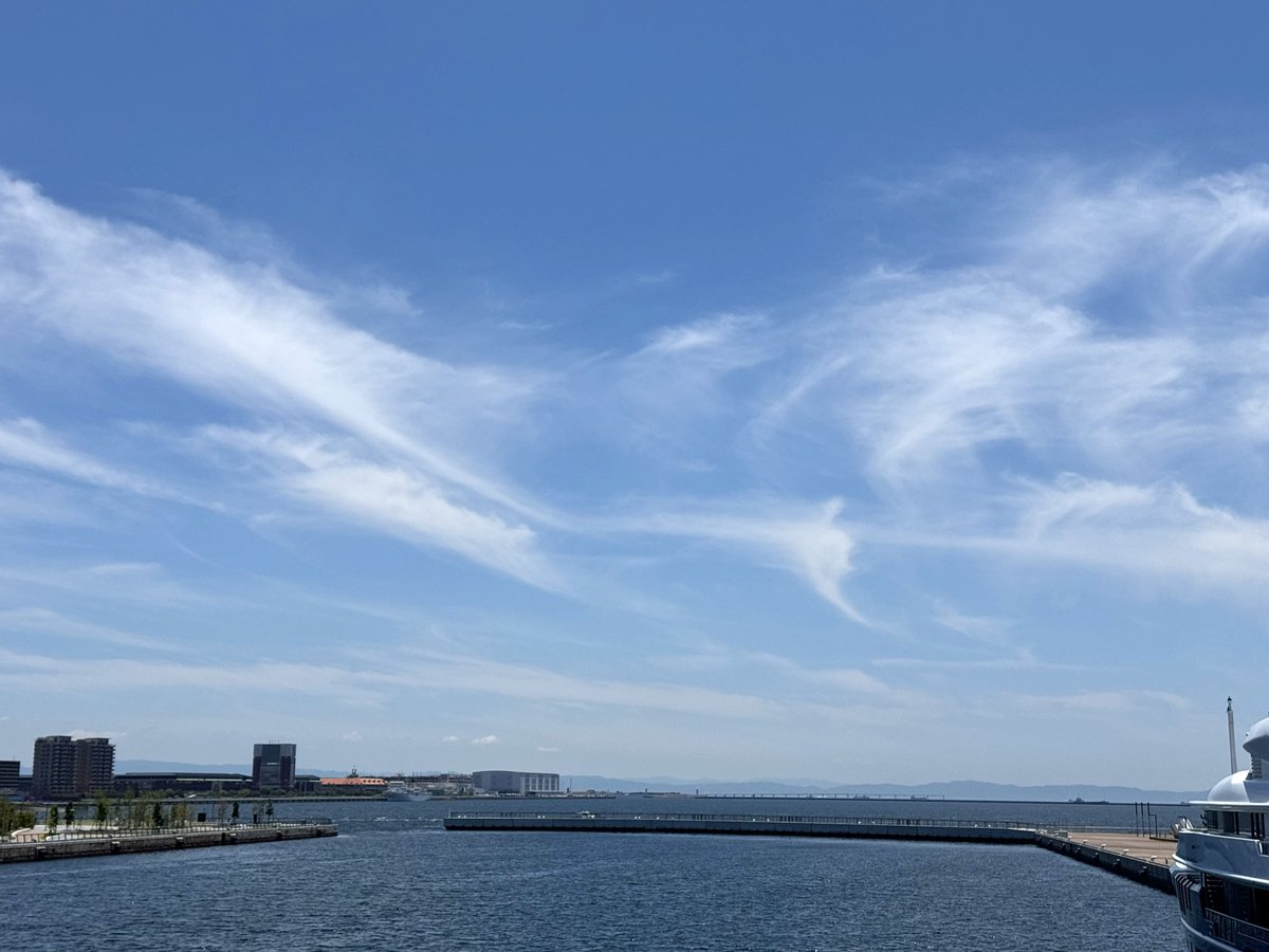 kobewaterfront's tweet photo. ひさしぶりの快晴ですね😊
気持ちいい風が吹いています🍃 https://t.co/9uHmH0F1Rk