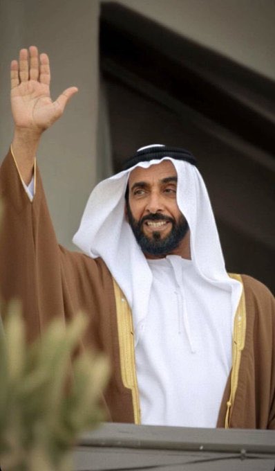 4uae_'s tweet photo. تموت الرجال وتنمدح في مقابرها
وتعيش الرخوم وتنشتم وهي حيه

 #الا_زايد https://t.co/HyO1AFU9II