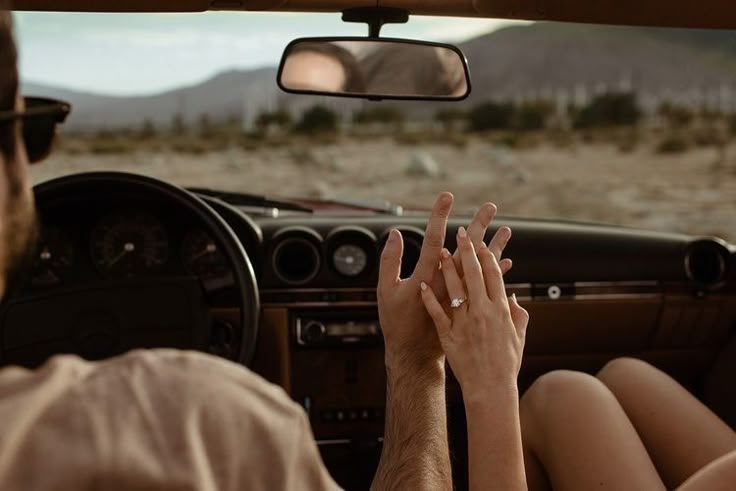10p_ar's tweet photo. "أمسك يدك وكأنني أتمسك بشيءٍ أثق أنه لن يخذلني أبدًا❣️."
❣️ 𝑰 𝒉𝒐𝒍𝒅 𝒚𝒐𝒖𝒓 𝒉𝒂𝒏𝒅 𝒂𝒔 𝒊𝒇 𝑰 𝒂𝒎 𝒉𝒐𝒍𝒅𝒊𝒏𝒈 𝒐𝒏𝒕𝒐 𝒔𝒐𝒎𝒆𝒕𝒉𝒊𝒏𝒈 𝑰 𝒕𝒓𝒖𝒔𝒕 𝒘𝒊𝒍𝒍 𝒏𝒆𝒗𝒆𝒓 𝒍𝒆𝒕 𝒎𝒆 𝒅𝒐𝒘𝒏. ❣️ https://t.co/E8LRiGfRts
