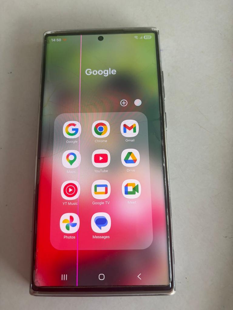 sujeeshpulladan's tweet photo. @madurkar @SamsungIndia Pink line samsung bad customer service https://t.co/N04asIeaQs