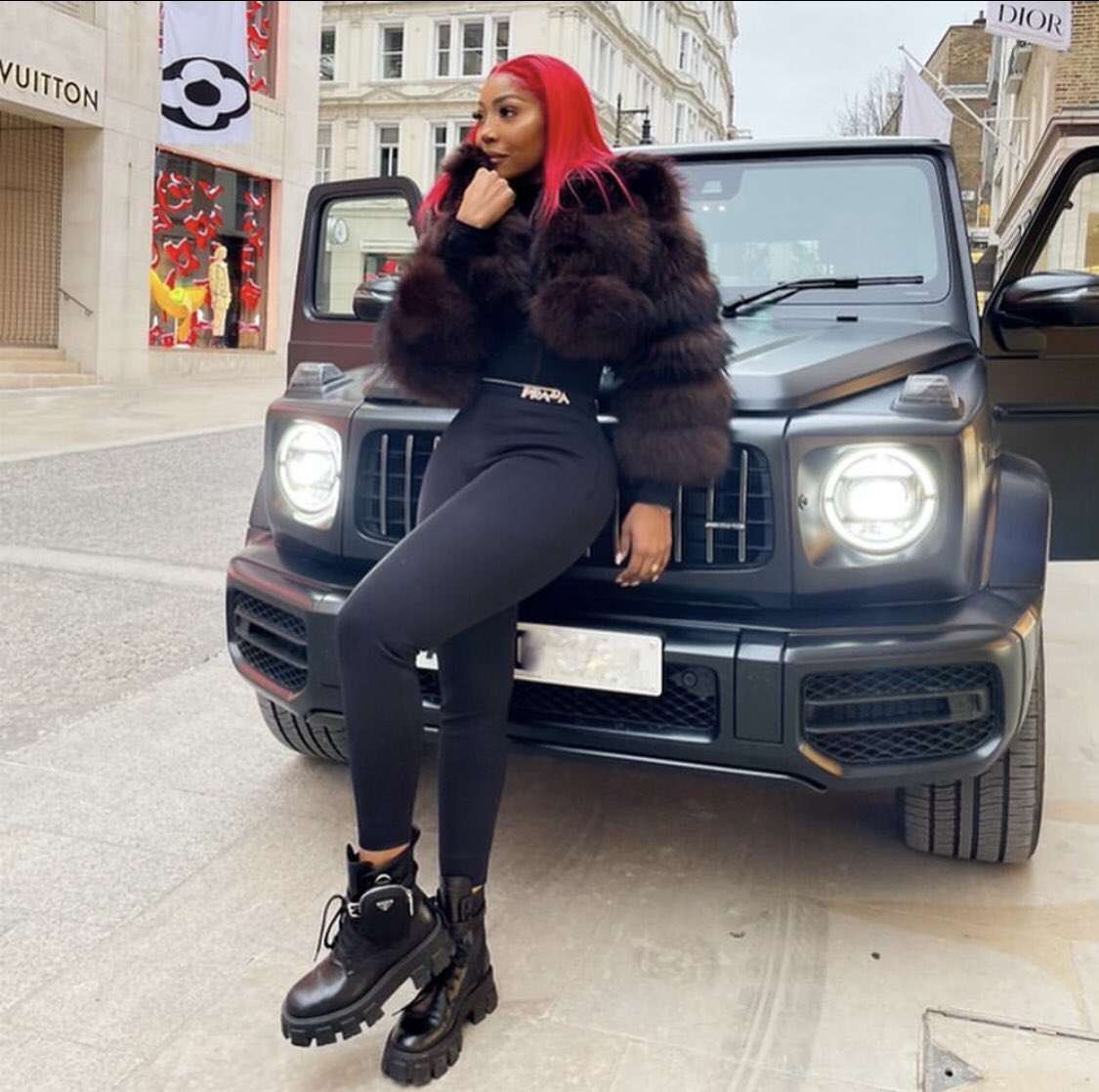 juicyfemmes's tweet photo. Them boots on a g63 Amg is fire 🔥. A see a Prada around the waist. She’s a juicy femme 🥰 https://t.co/T6ZIutVg4g