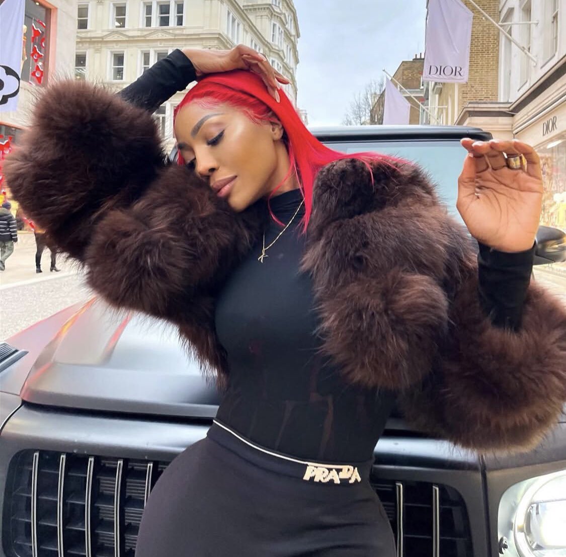 juicyfemmes's tweet photo. Them boots on a g63 Amg is fire 🔥. A see a Prada around the waist. She’s a juicy femme 🥰 https://t.co/T6ZIutVg4g