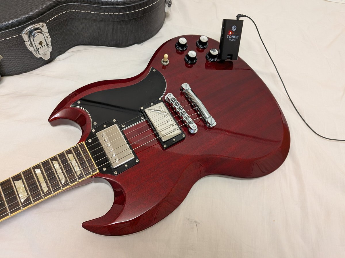 tanakaXnobuaki's tweet photo. Ibanez のヘッドレスでジャズ曲の練習していて音がどうにもしっくりこなかったけれど、ギター換えたらやっぱりこっちかと。History+SethLover+ToneX plug最高ですわ。 #島村楽器 #History #SethLover #SeymourDuncan #ToneX #ToneXplug https://t.co/UfP8llpLn2