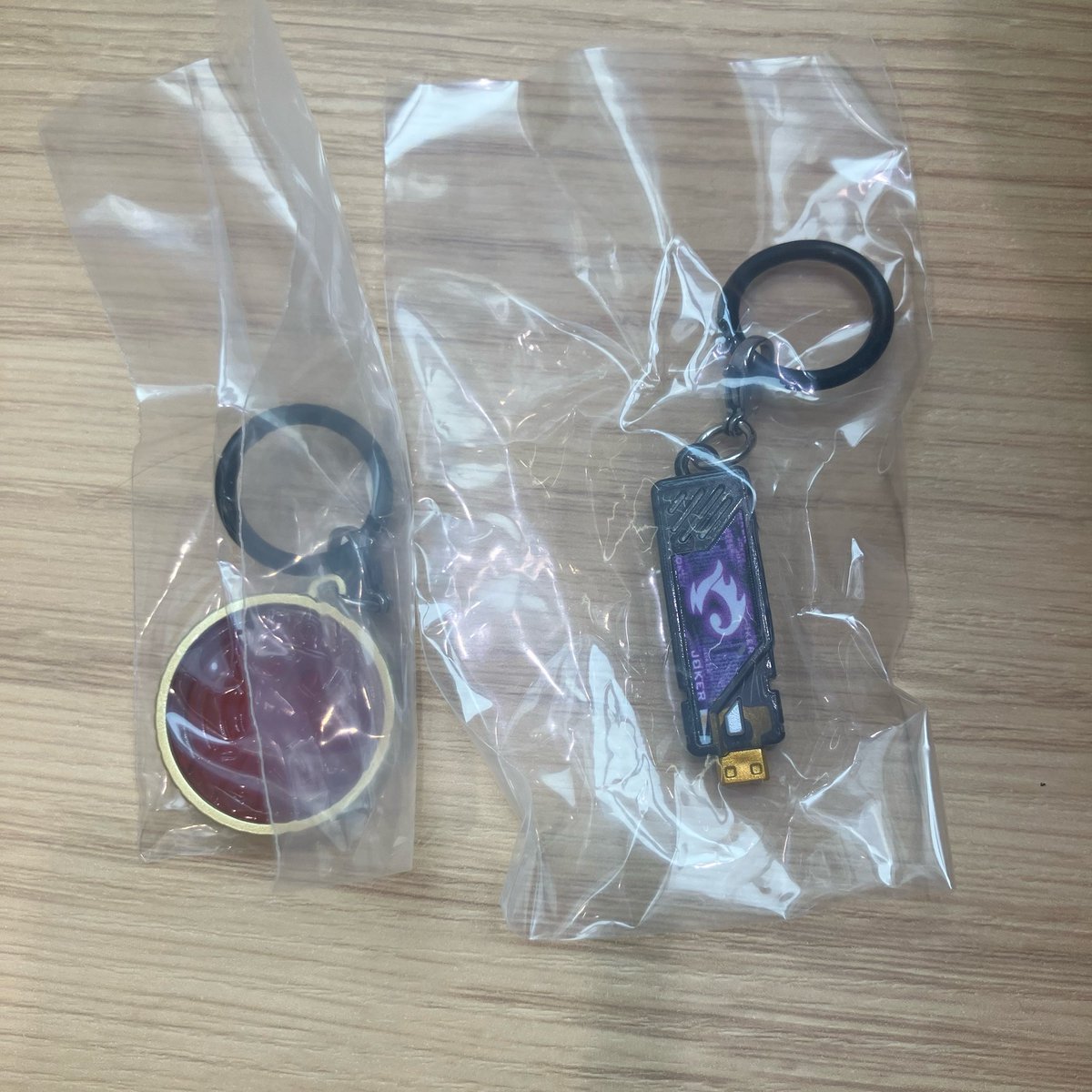shitassr's tweet photo. 【 交換 】
仮面ライダー めじるしアクセサリー BEST
譲 : タカメダル ( オーズ OOO ) ジョーカーメモリ ( W )
求 : ライダーパス ( 電王 ) >>>>> ファイズフォン ( 555 ) , カードデッキ ( 龍騎 )
池袋手渡しのみ https://t.co/7MMFD3LUco