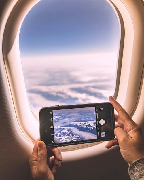 StayDealsSA's tweet photo. ✈️ قبل السفر لا تنسَ أهم لوازم الرحلة:

📄 جواز السفر والوثائق
💳 البطاقات البنكية
🔌 شاحن الجوال وباور بانك
📱 شريحة اتصال أو eSIM
💊 الأدوية الشخصية
🧥 ملابس مناسبة للوجهة
🛡️ تأمين السفر إن لزم
الاستعداد الجيد قبل المغادرة يوفر عليك الكثير من الوقت والمال ويجعل رحلتك أكثر راحة ومتعة. 🌍
✈️ مستلزمات السفر التي تساعدك على جعل رحلتك أكثر راحة وتنظيمًا: https://t.co/lt2NTwYorG  
#السفر #السياحة #نصائح_السفر