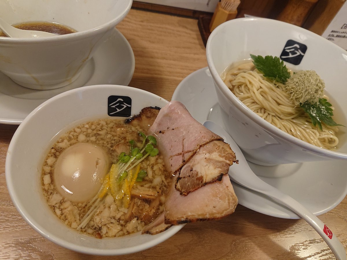 yutaside's tweet photo. 欲張って2杯食べましたカロリー https://t.co/QeKykauNfE