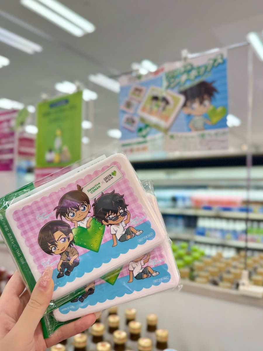 o523n's tweet photo. コナンくんのランチボックス近所どこもなくてもう諦めてたけど大量に置いてるとこ見つけてはっぴーすぎる😽💕💕 https://t.co/YErClG916K