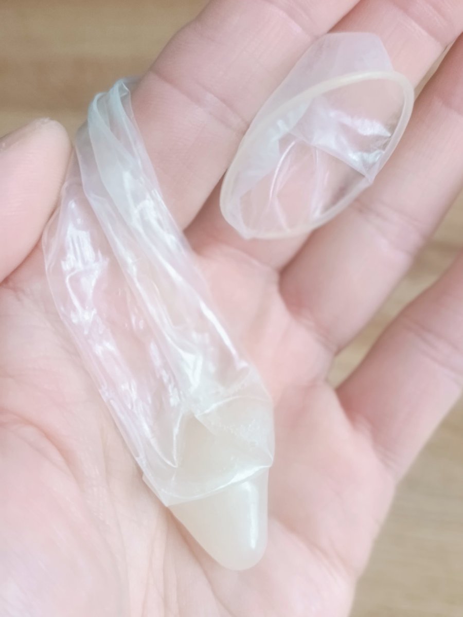 Robidick18's tweet photo. 7 days load...Who wants to play with it?
#condom #condomplay #condomcum #condomwank #cum #filledcondom #condomlovers #condomfetish #condomfetish #condomfun #cumincondom #gaycondom #poshwank https://t.co/gEvwd7sHf8