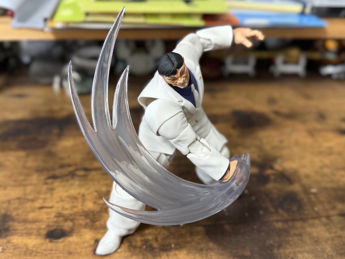 shmnthmn's tweet photo. ストームアリーナ　花山薫

デカいしスーツ着てるしで可動はそんな期待してなかったけど相当動いてくれて嬉しい https://t.co/IkwASEIUXC