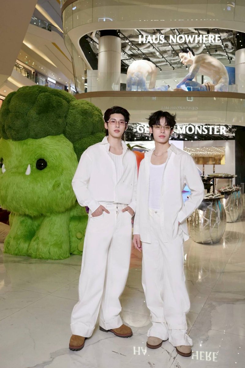 ZoonZones's tweet photo. GENTLE MONSTER เปิดตัว “VEGGIE COLLECTION 2026” เนรมิตสวนผักสุดแฟนตาซี VEGGIE COLLECTION POP-UP ณ ไอคอนสยาม ออม กรณ์นภัส - วิน เมธวิน ร่วมสัมผัสประสบการณ์พิเศษ

🔗 https://t.co/DRhCXZfyuE

#Ormkornnaphat‌
#winmetawin 
#teeteepor #twnpich #porsuppakarn
#GENTLEMONSTER https://t.co/gUz5XXSDVY